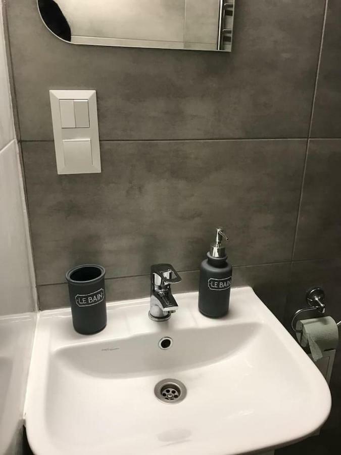 New Appartment-Studio Іn The Center Of 리비프 외부 사진
